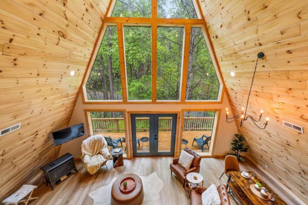 Luxe Retreat - June Sale! - Easy Drive - Xl Swim Spa - Award Winning! Sevierville Exterior photo