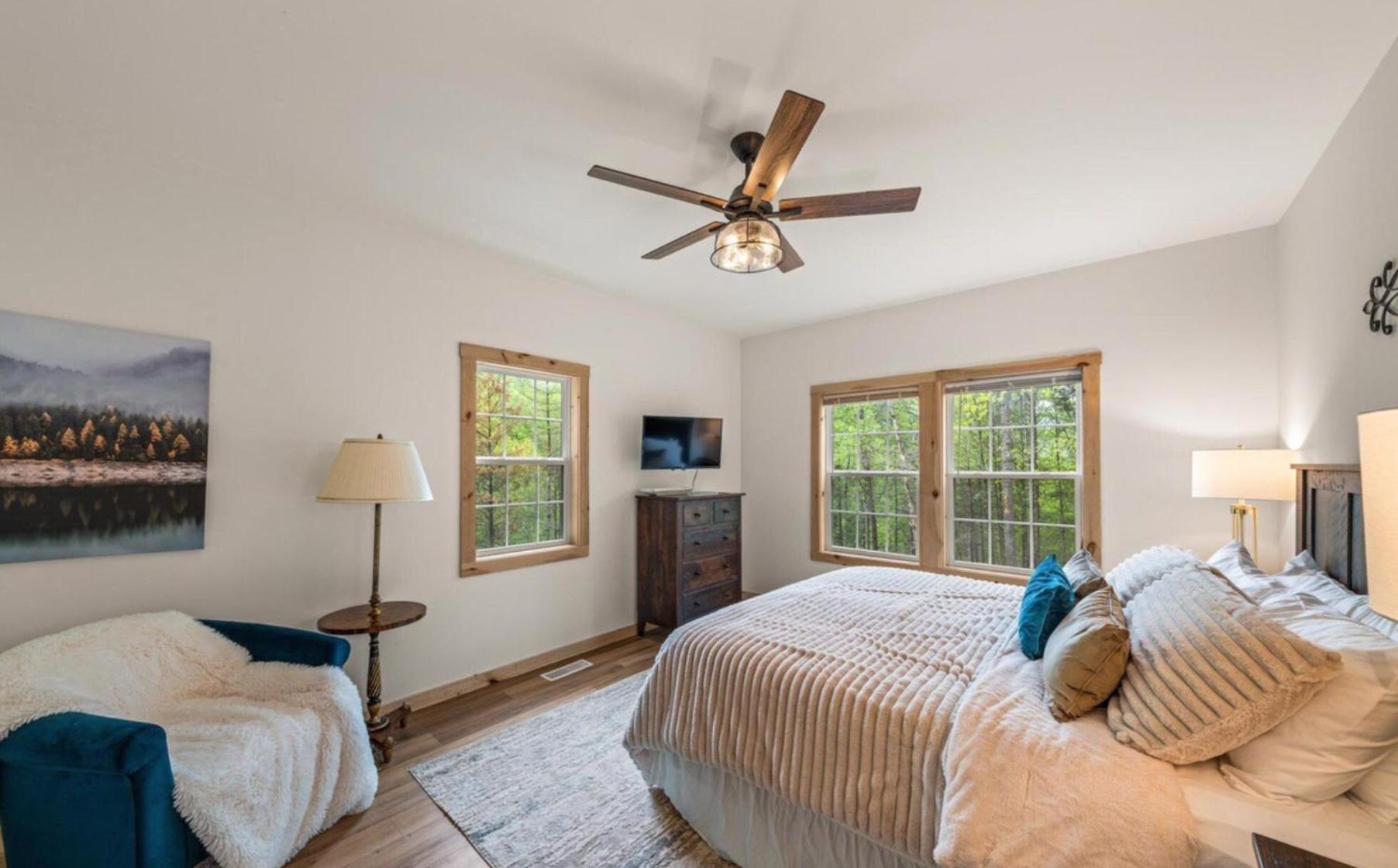 Luxe Retreat - June Sale! - Easy Drive - Xl Swim Spa - Award Winning! Sevierville Exterior photo